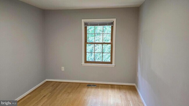 Building Photo - 5987 Clerkenwell Ct