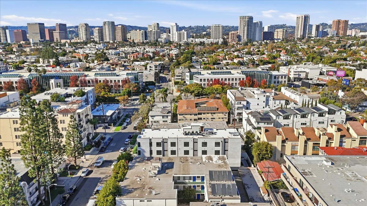 Building Photo - 1820 Prosser Ave