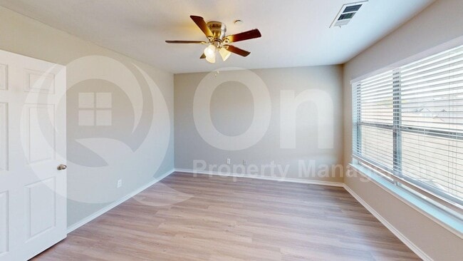 Building Photo - 3263 Wexford Dr