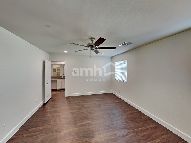 Building Photo - 290 Dahlia Rachel Pl