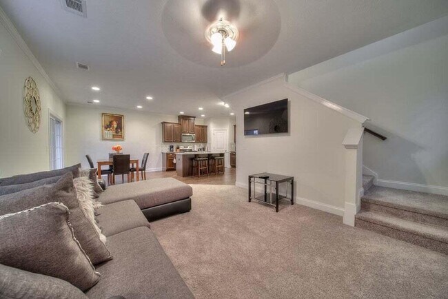 Building Photo - 710 Red Cedar Ct