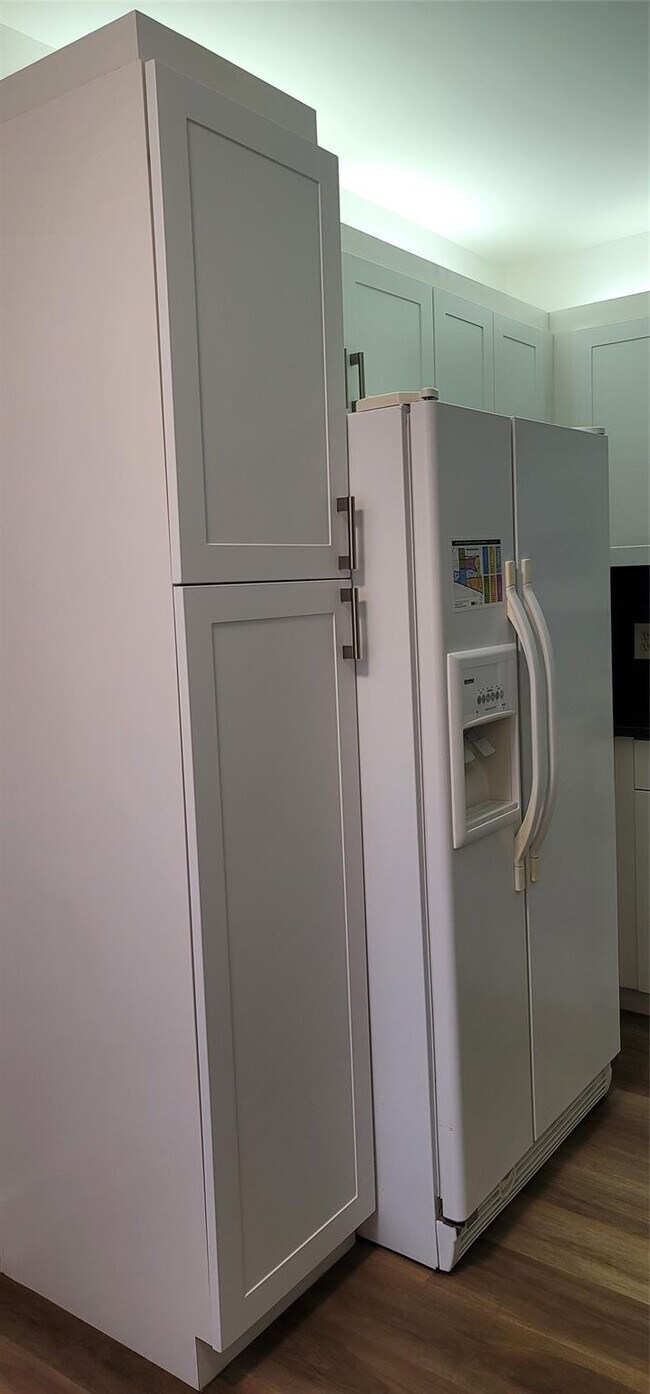 Building Photo - 10790 NW 14th St