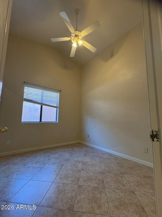 Building Photo - 1913 E Marquette Dr