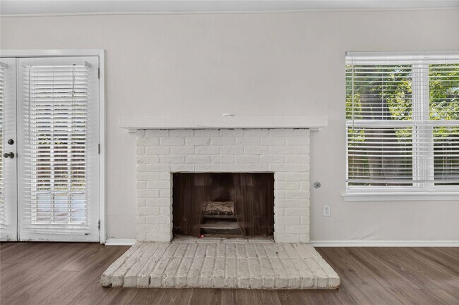 Building Photo - 2107 N Red Cedar Cir