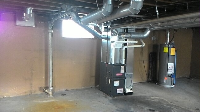 Building Photo - DAYTON, OH - SINGLE HOME - 2 BED, 1 BATH - $825