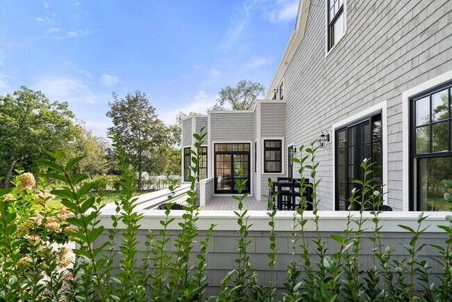 Building Photo - 764 Neponset St
