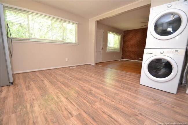 Building Photo - 5133 Lundy Dr