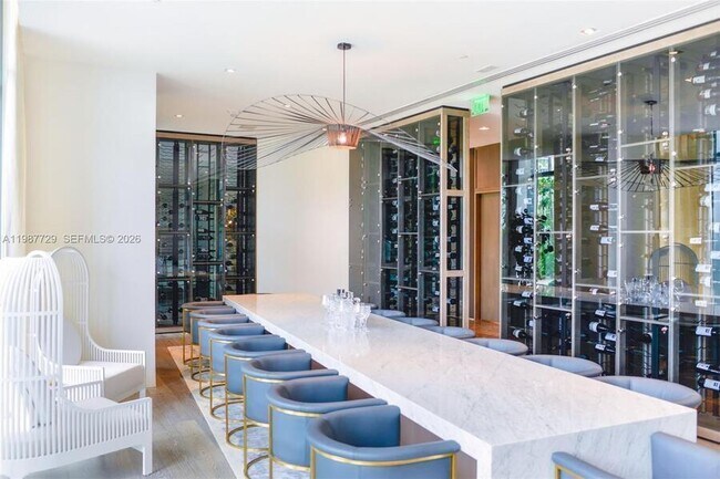 Building Photo - 650 NE 32nd St