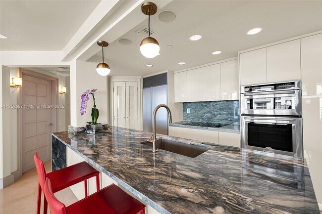 Building Photo - 1500 Ocean Dr