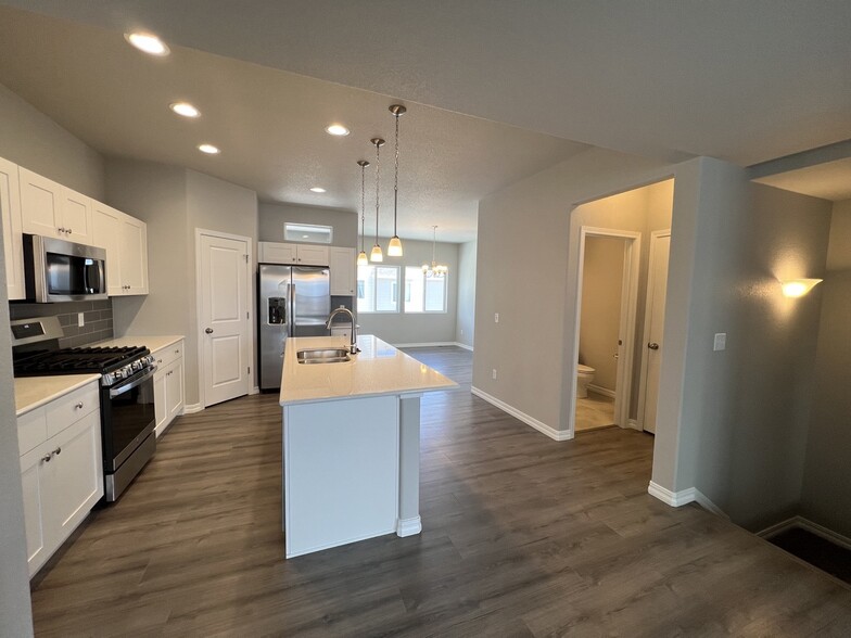 Building Photo - 7862 Kirwin Hts