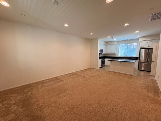 Building Photo - 3 Bed, 4 Bath in Eastvale!