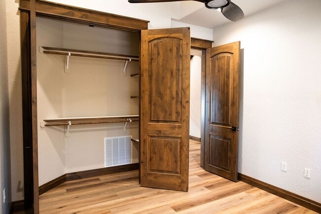 Building Photo - Beautiful 5 Bedroom Flagstaff Home