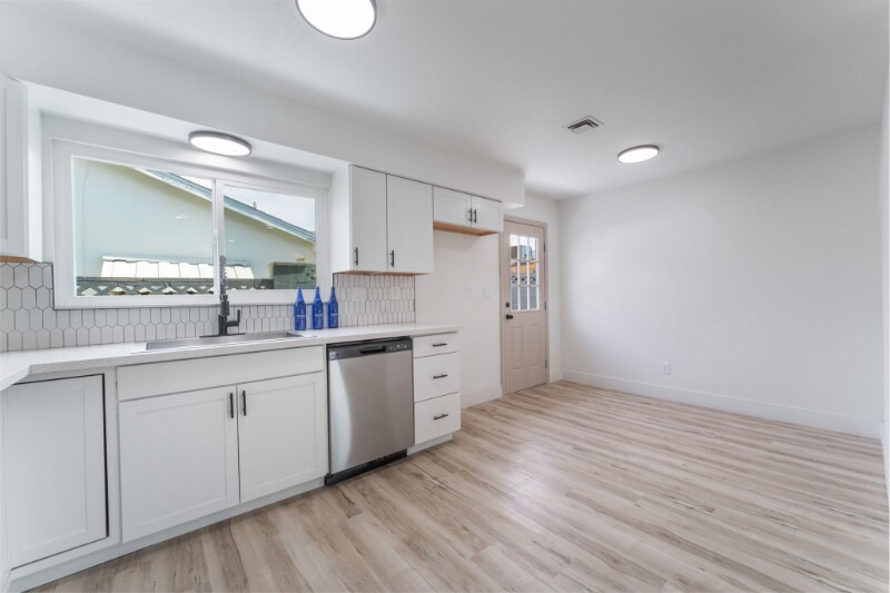 Building Photo - 1808 E St Louis Ave