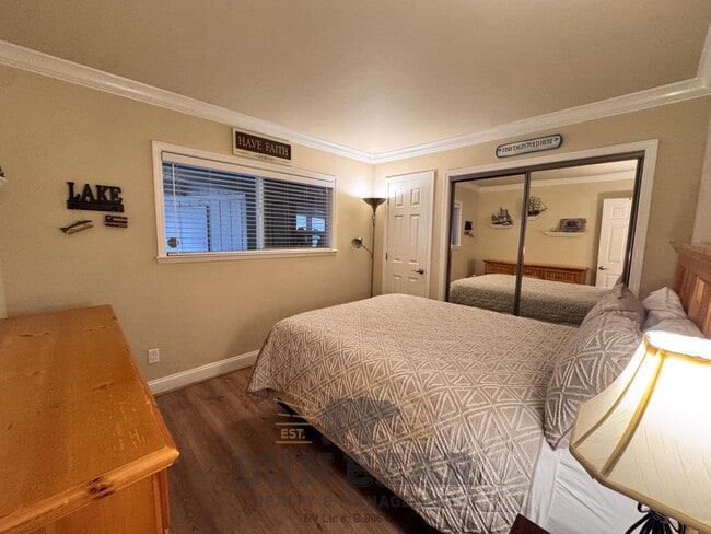 Building Photo - 2 Bedroom Furnished Condo in Incline w Carport (IM8)