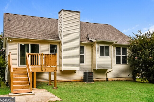 Building Photo - 17 Stonecreek Dr SW