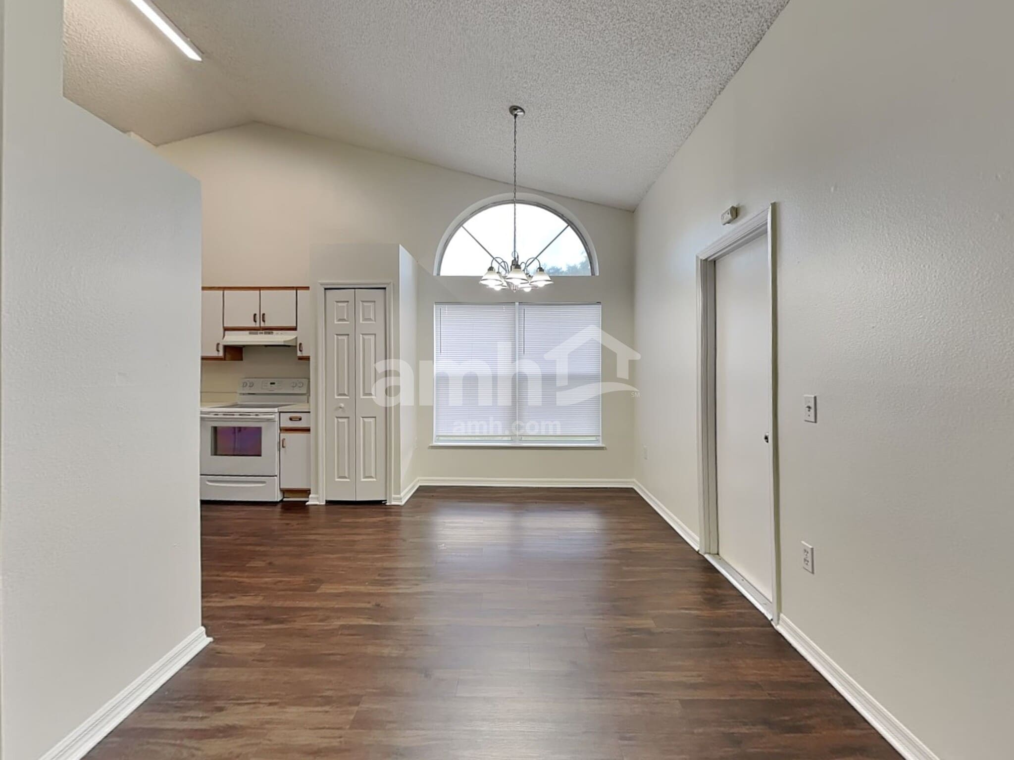 Building Photo - 555 Whiskey Creek Ct