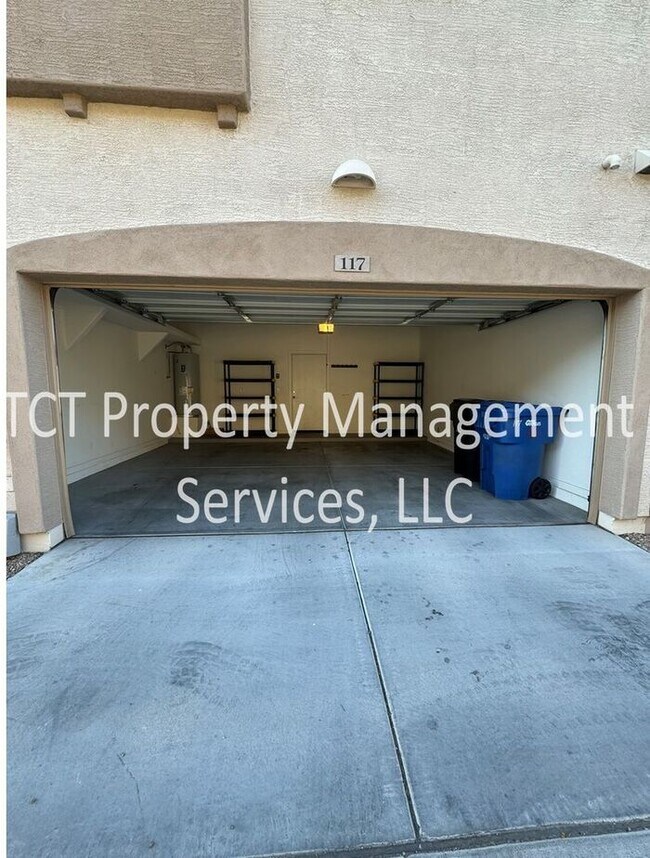 Building Photo - Updated and Low-Maintenance Townhome in Mesa!