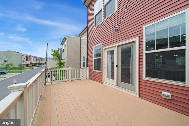 Building Photo - 817 Badger Ave