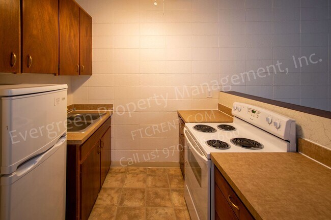 Building Photo - 701 Parker St