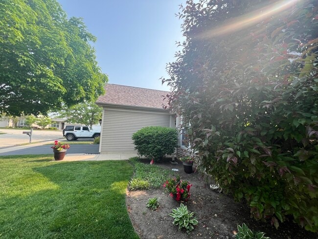 Building Photo - 13222 Poplar Way