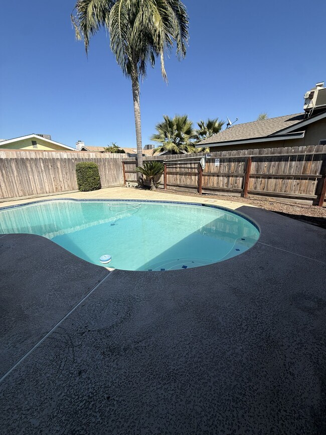 Building Photo - 4610 W Feemster Ave