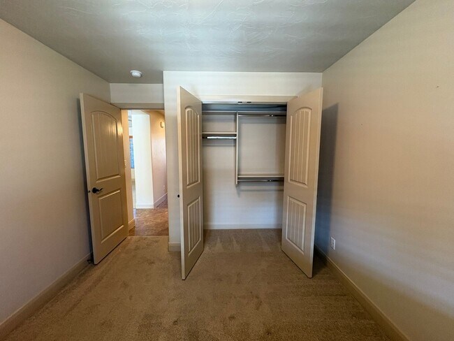 Building Photo - Beautiful Home In Hurricane