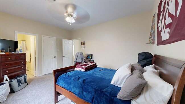 Building Photo - 609 Townplace Dr