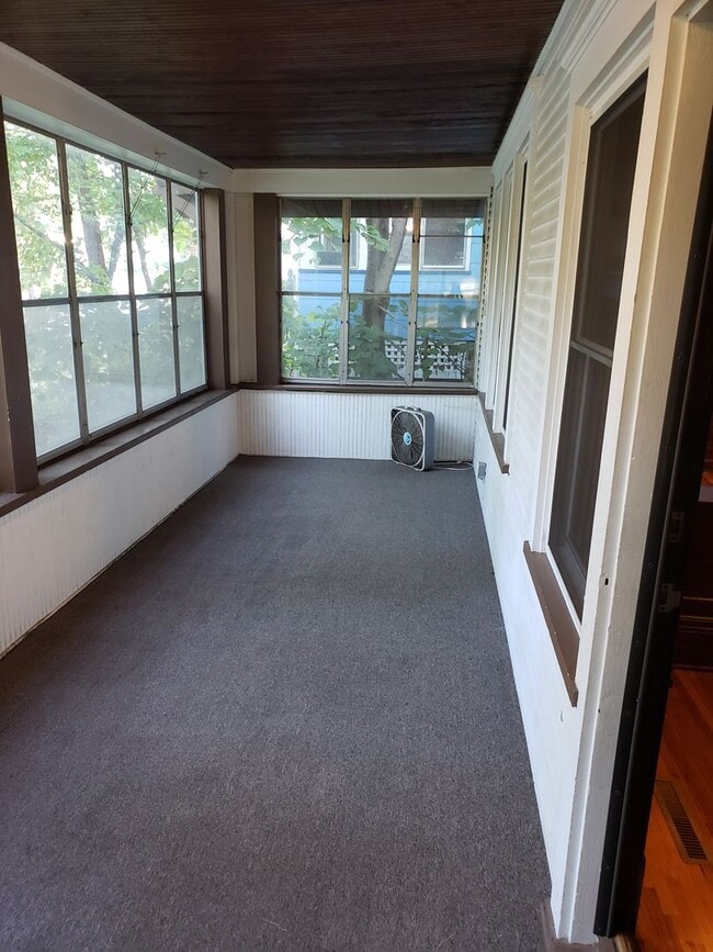 Building Photo - Beautiful 3 bedroom