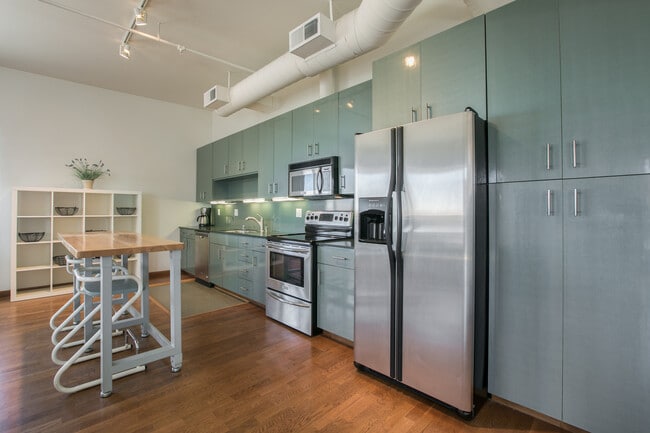 Building Photo - 401 Central Ave NE