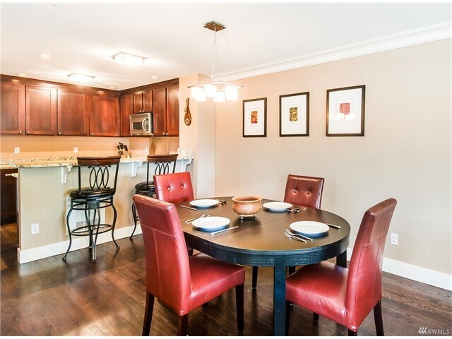 Building Photo - 2819 14th Ave W