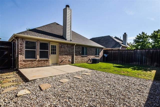 Building Photo - 9409 Caliente Dr