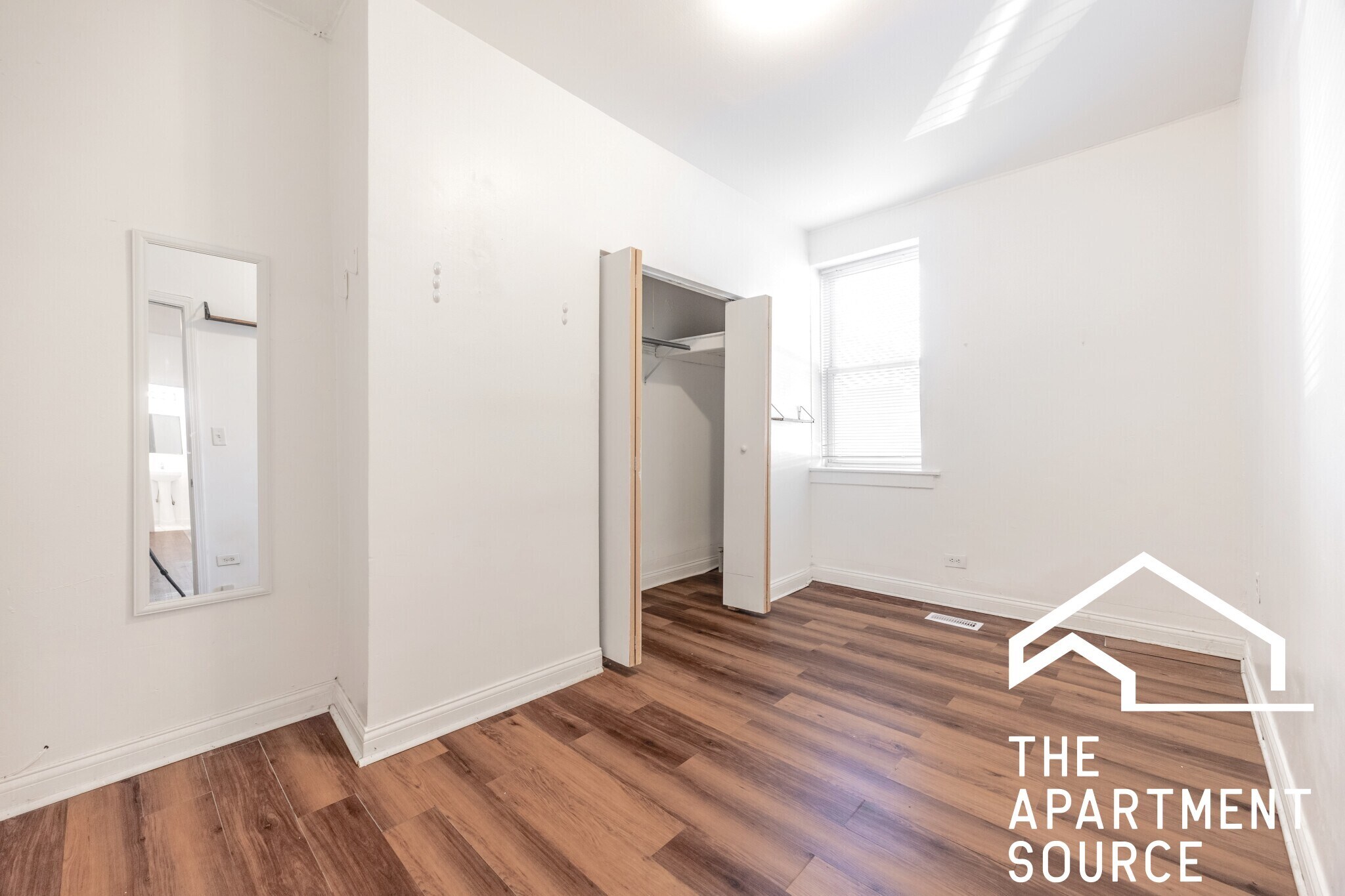 Building Photo - 1900 S Throop St