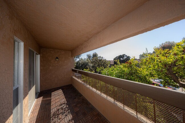 Building Photo - 10350 Caminito Cuervo