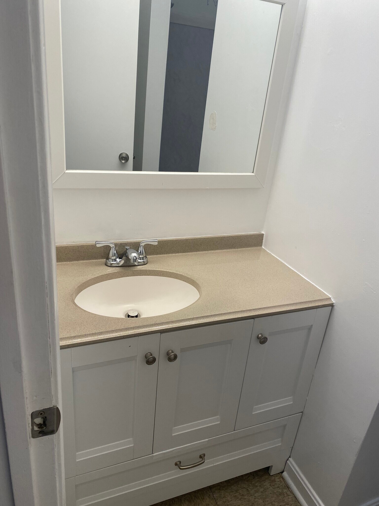 Building Photo - 28 Adams St