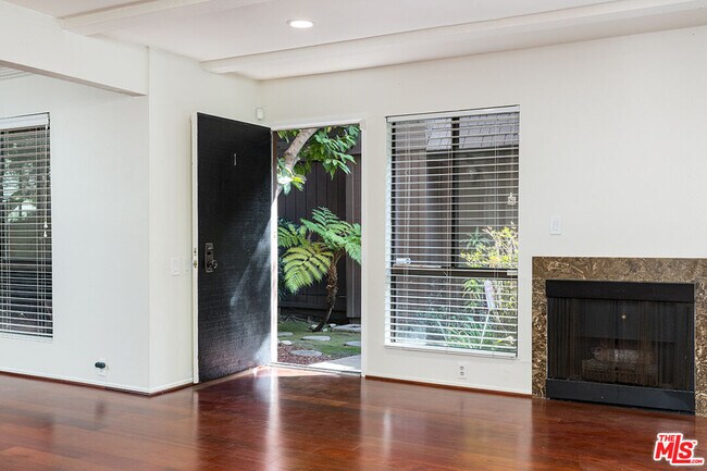 Building Photo - 449 W Duarte Rd