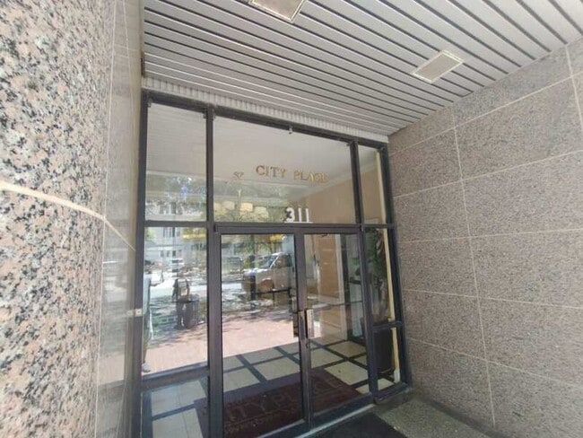 Building Photo - 311 W Ashley St