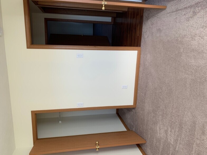 Building Photo - 3216 Hunter Rd