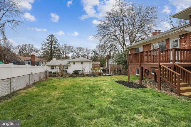 Building Photo - 4503 Traymore St