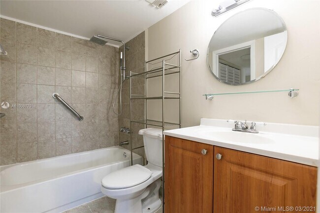 Building Photo - 13120 SW 92nd Ave