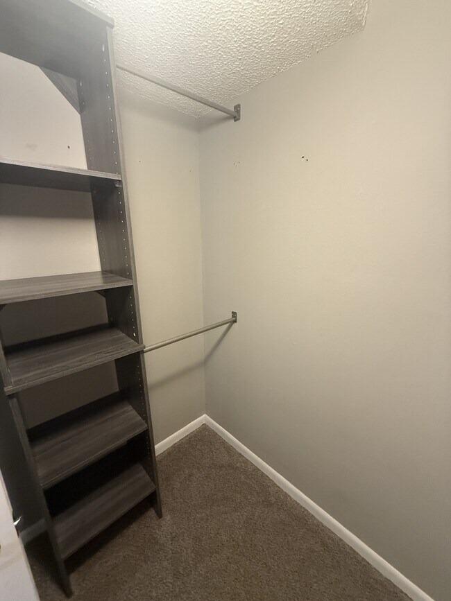 Building Photo - 504 Main St