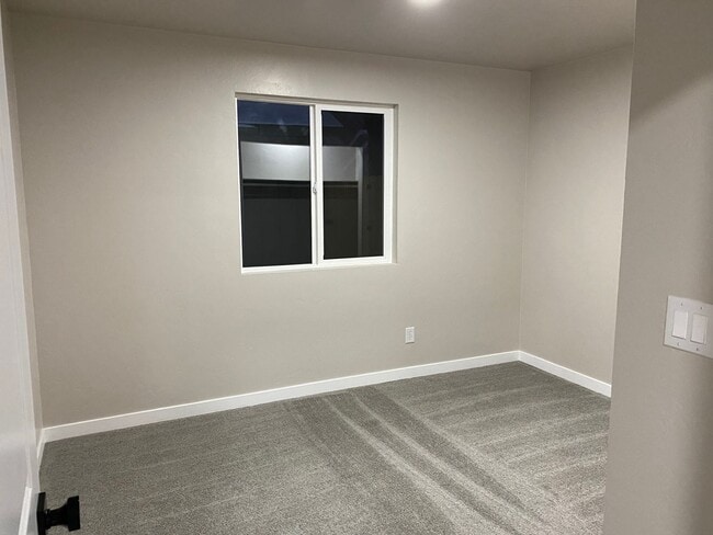 Building Photo - Remodeled 2 Bedroom 1 Bathroom House **Available NOW**