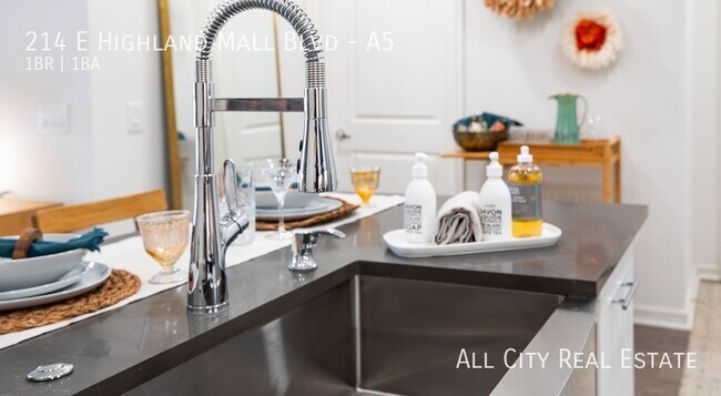 Building Photo - 214 E Highland Mall Blvd