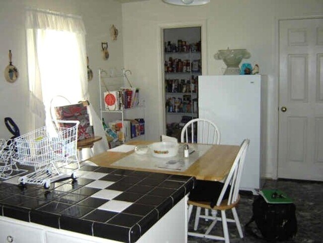 Building Photo - Great 4BR House in the Randolph Neighborhood!