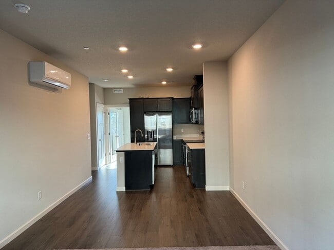 Building Photo - Townhome in Eagle Landing Neighborhood of ...