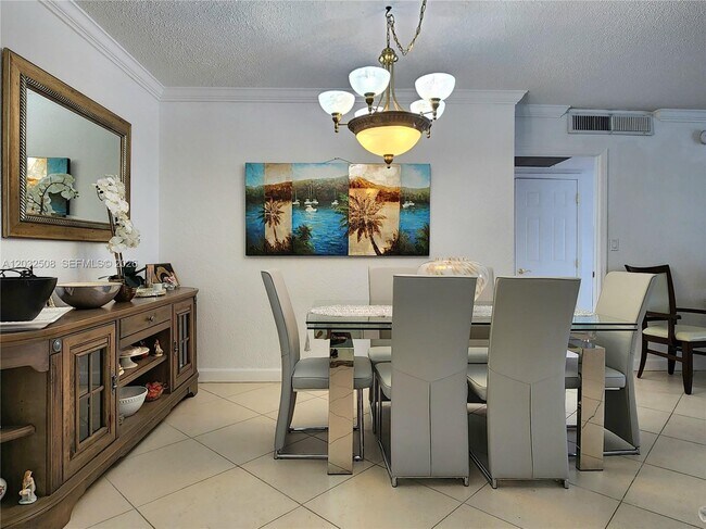 Building Photo - 2030 S Ocean Dr