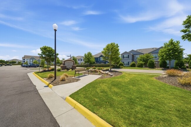 Building Photo - 1728 Vankar Dr