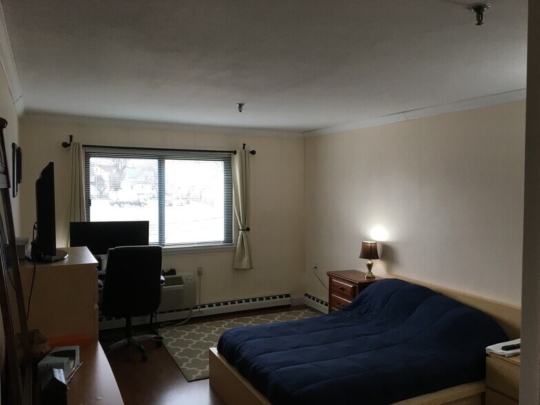 Building Photo - 51 Schuyler Ave