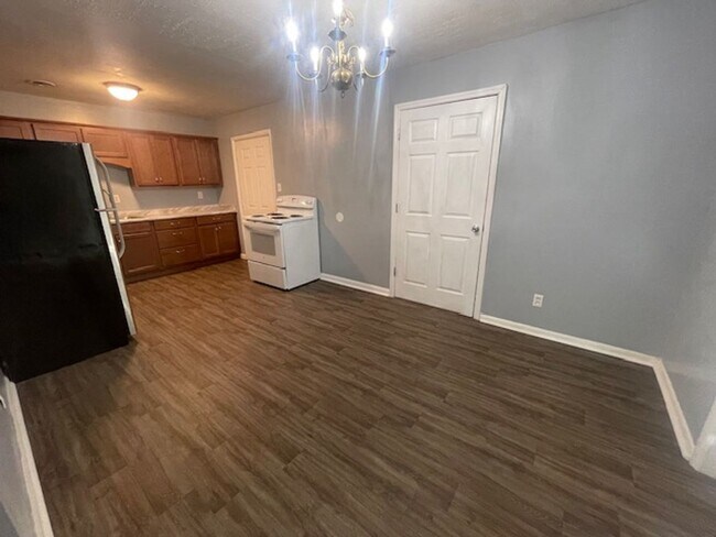 Building Photo - 1414 Springview Dr