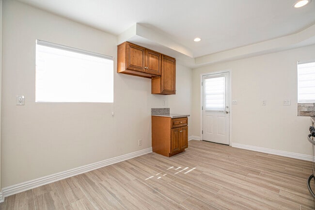 Building Photo - 10955 Burnet Ave