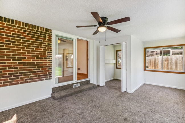Building Photo - 3707 E Funston St